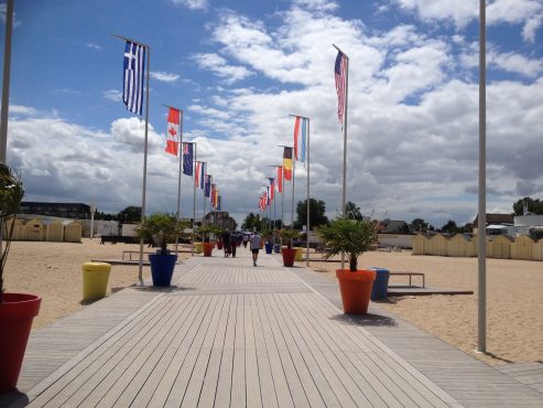 Allée N°4 Commando Ouistreham après son aménagement en bois par SLE 2016